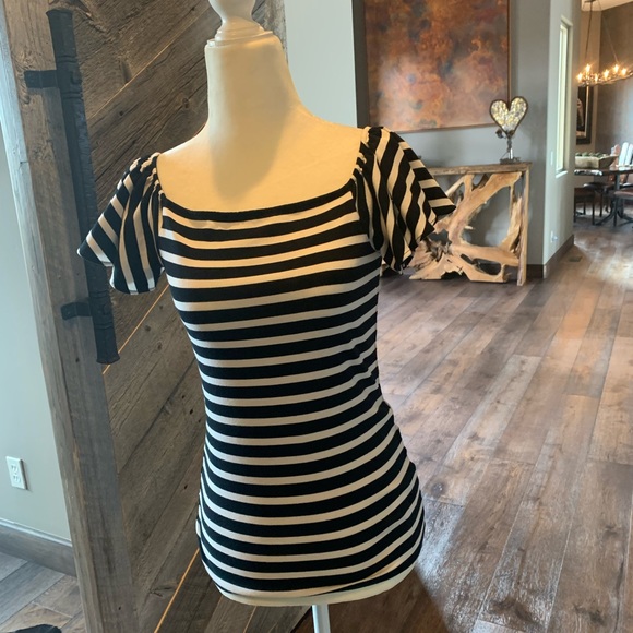 LAUREN Ralph Lauren Ruffle Sleeve - Picture 8 of 8